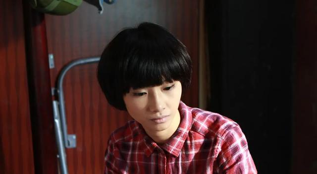 刘亦菲|出道11年的“快女”苏妙玲,因为救人成新闻,不红却活出了淡然