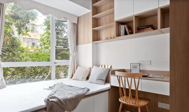 这位女主很有远见，坚持全屋打满柜子，效果不是一般的实用大气！