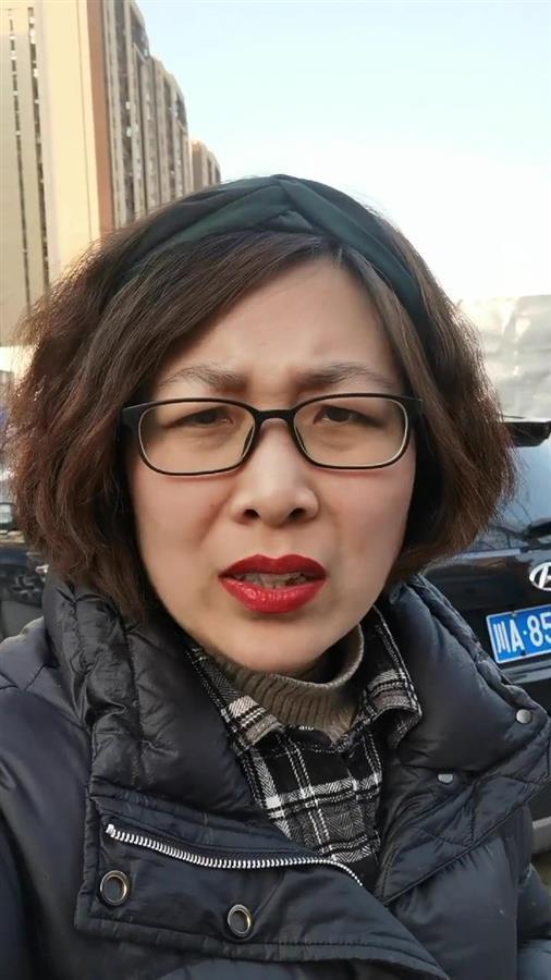连体裤 “你也来接孙子啊?”女子接娃被误认奶奶后悟出真理