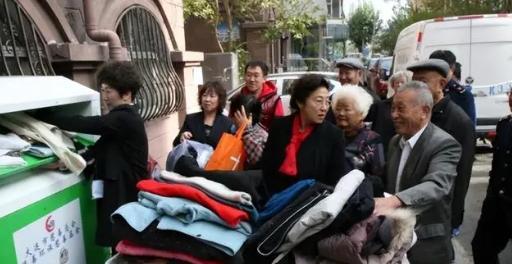 捐的旧衣服都送哪里去了?看完这些,你的旧衣服还要选择捐赠吗?