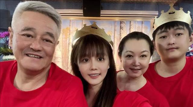 郭麒麟|看了赵本山女儿的婚姻闹剧,我才明白郭德纲对郭麒麟的“狠心”