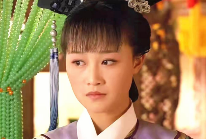 甄嬛传|《甄嬛传》果郡王的荷包中有甄嬛的小像和花瓣，浣碧是如何得知的？