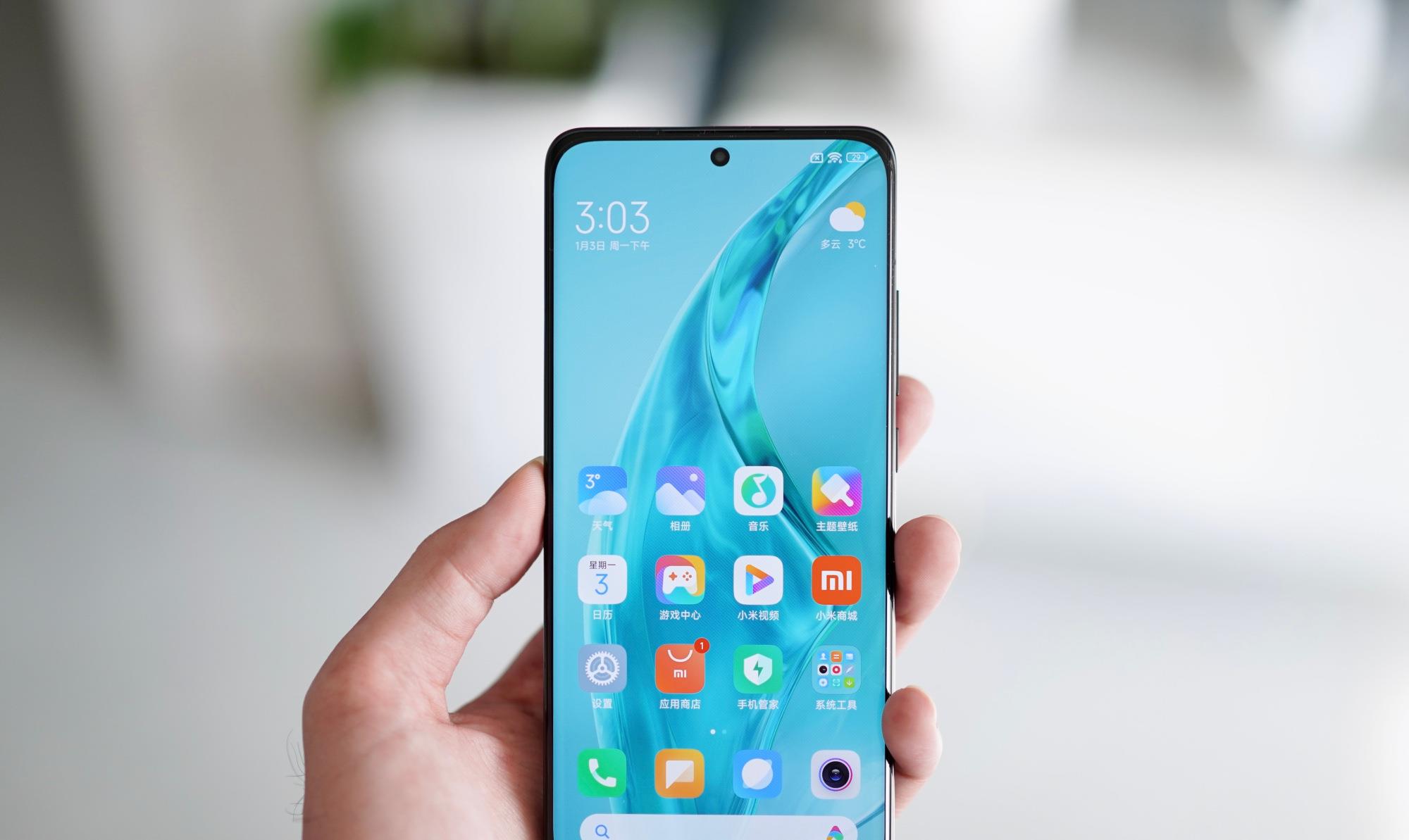 维信诺|3000多元预算，买小米12还是红米K50电竞版？主要差距有三点