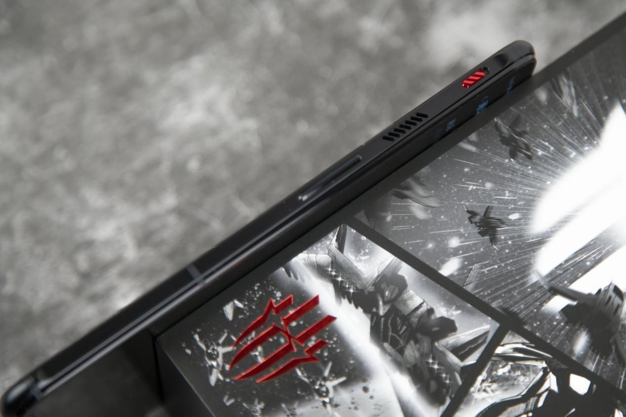 游戏手机|多重散热发挥新骁龙8全部实力 热门游戏全部满帧 红魔7游戏手机评测