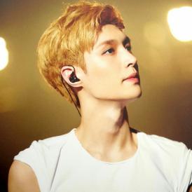 张艺兴|张艺兴的假发片，竟是连着帽子