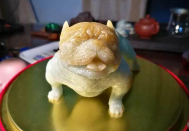 翡翠|翡翠的优势很多，但是和年轻人有代沟，所以要进行创新