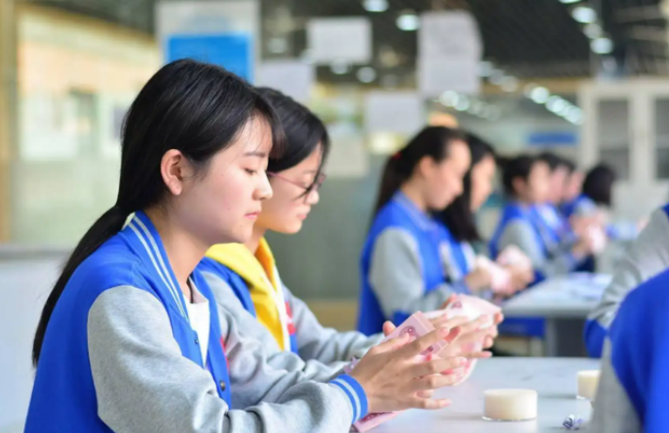 职业教育|学习困难，学习技术也很难，但是学习要比工作简单
