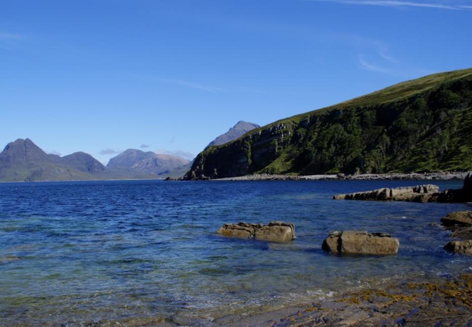 越来越接近勒威克码头,这里的房子,都带有斯堪的纳维亚风格