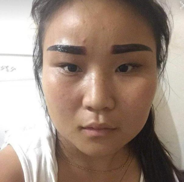 化妆 讲真的，中年女人化妆时要尽量避开这几个“误区”，真的很不好看