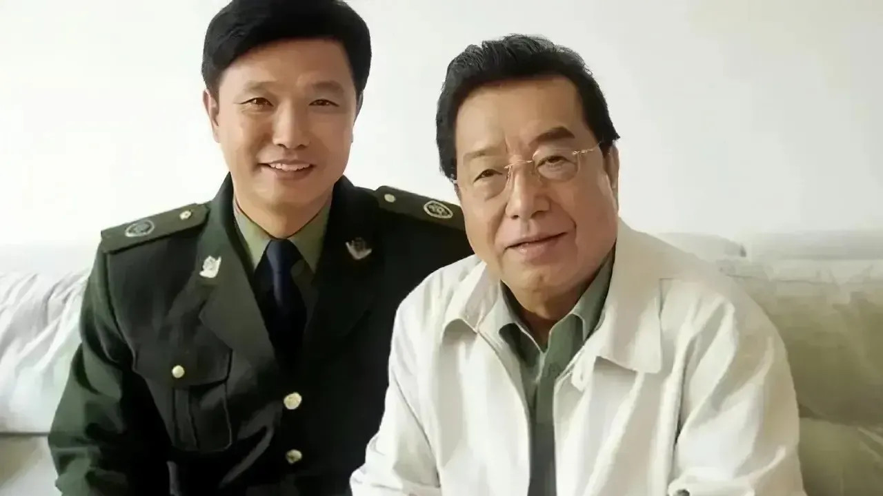 李双江|李双江大儿子李贺：不知父爱是什么感觉，却托起父亲继母晚年生活