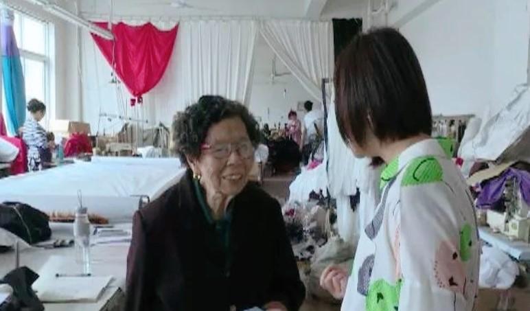 “真还奶奶”陈金英:80岁欠债2077万,拒不申请破产10年全部还清