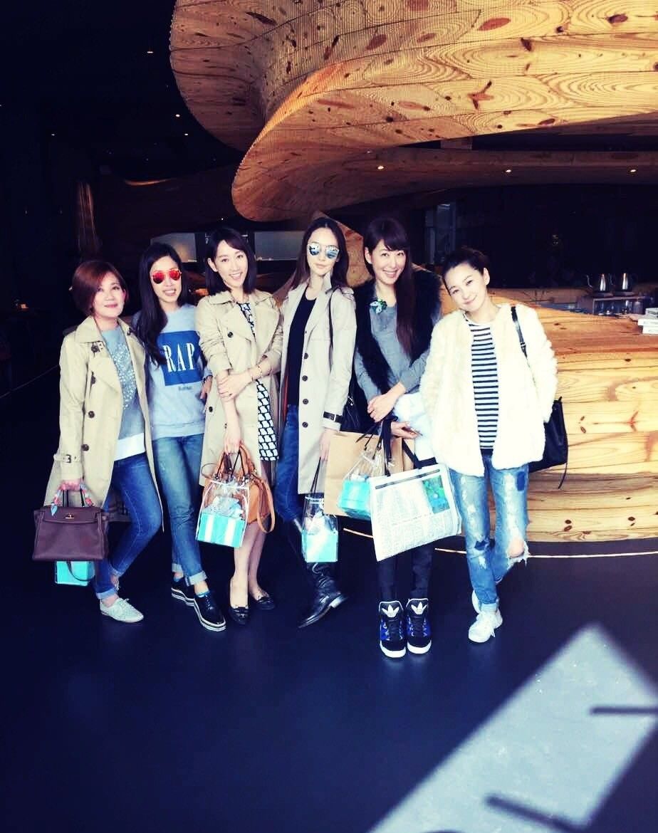 吴佩慈|8年产4子,吴佩慈却还是未婚妻,但大家都忽略了她偷偷攒了50亿