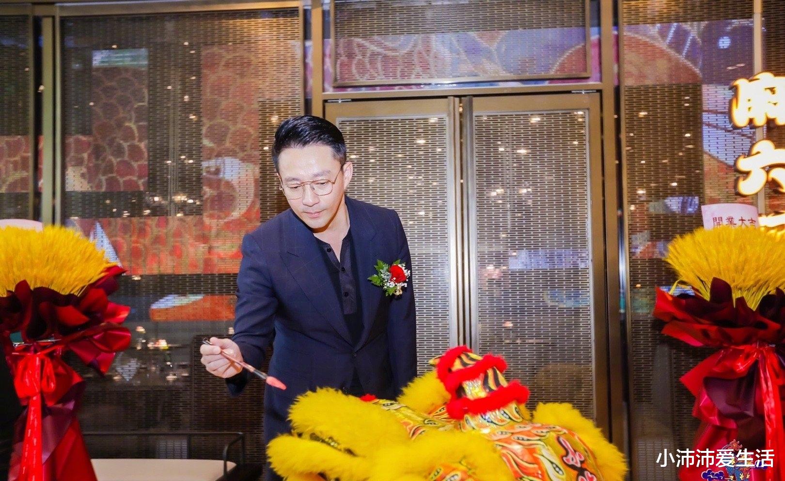 大S|大S再婚,网友跑去张兰直播下面留言,她的表现堪称婆婆典范