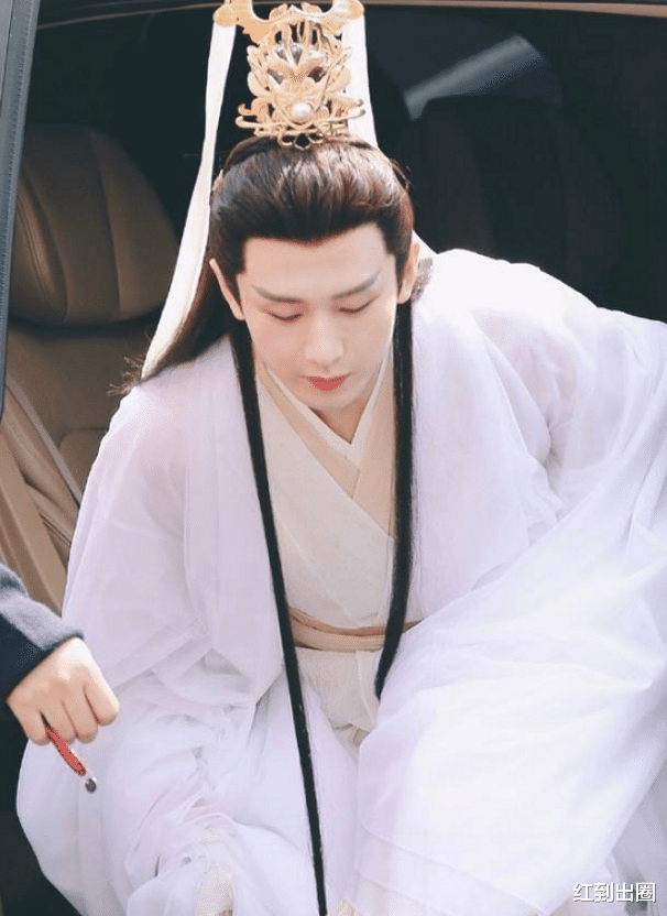 成毅|3位女主相继辞演，杨紫方联合抵制，沦为笑话的成毅终于反击