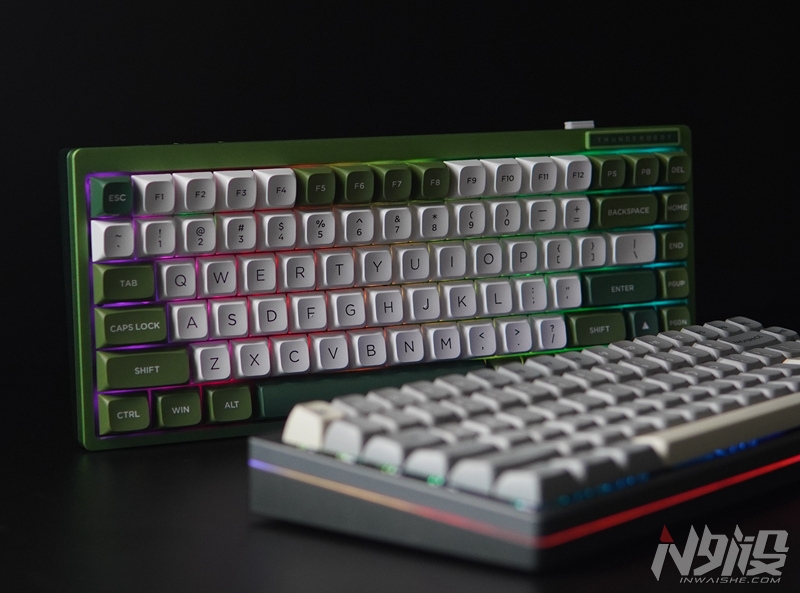 雷神|雷神VIC84三模机械键盘拆解评测