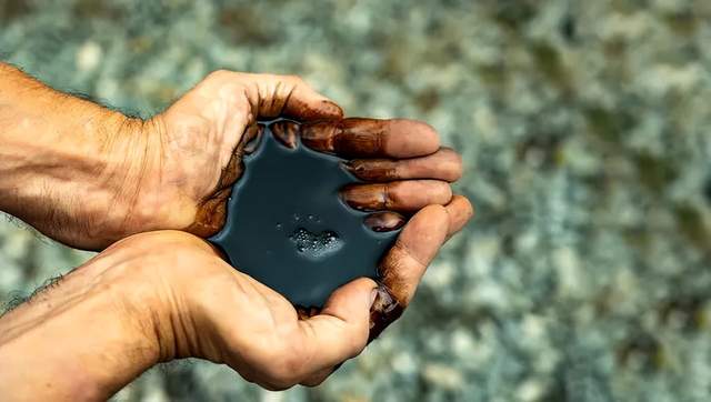 水多石油多?科学家说地球不断冒油能用5亿年,石油枯竭是骗局?