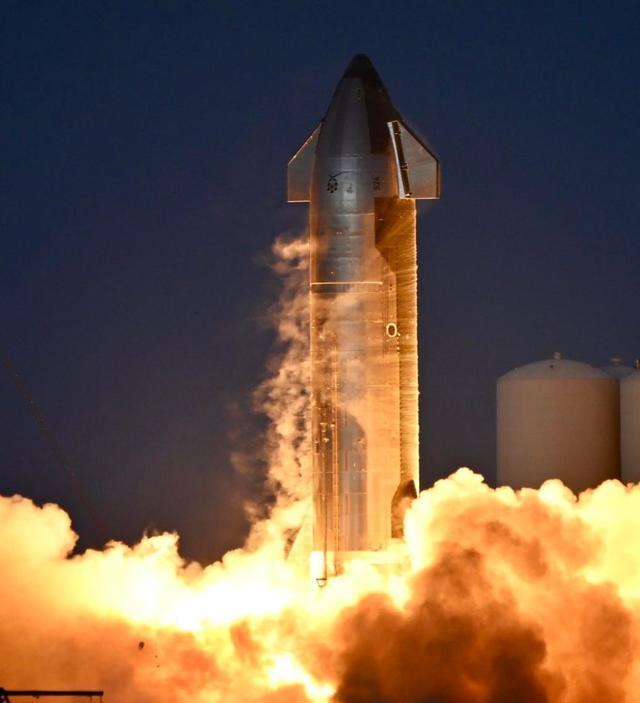 SpaceX的星舰和超重型助推器完成2猛禽和单猛禽静态点火测试