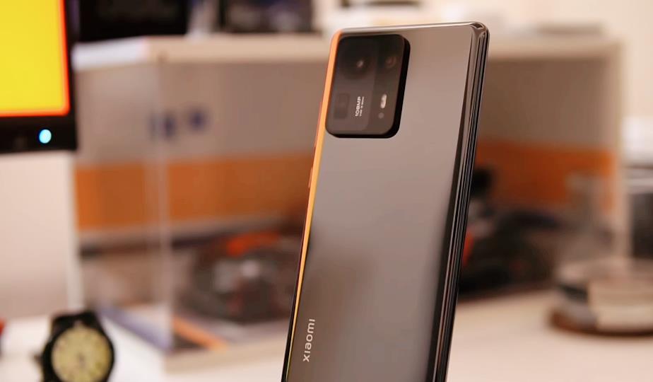 净利润|雷军再度“割肉”，骁龙888+陶瓷+1亿像素，小米高端机降价1400元