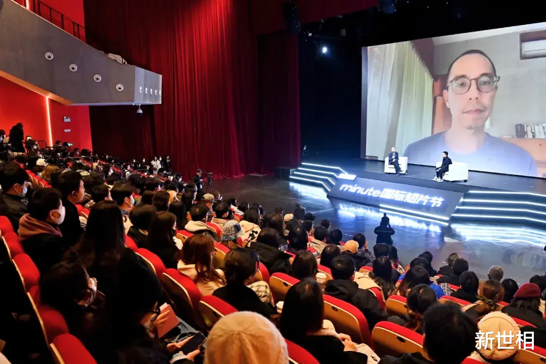 機器人|刷手機的焦慮，被這一刻徹底治愈了