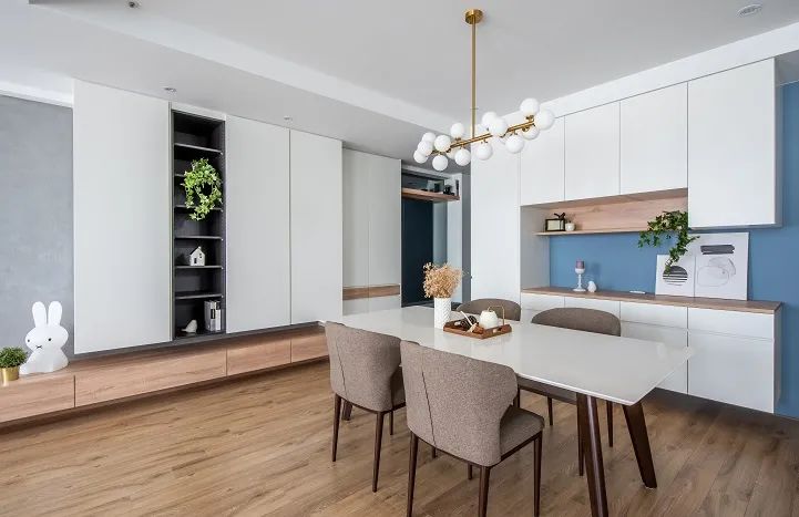 实不相瞒,新房装修完工,兜里比脸都干净了