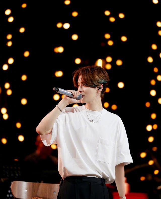 演唱会|三场线上演唱会对比：周杰伦人气最高，刘德华歌最多，鹿晗热搜多