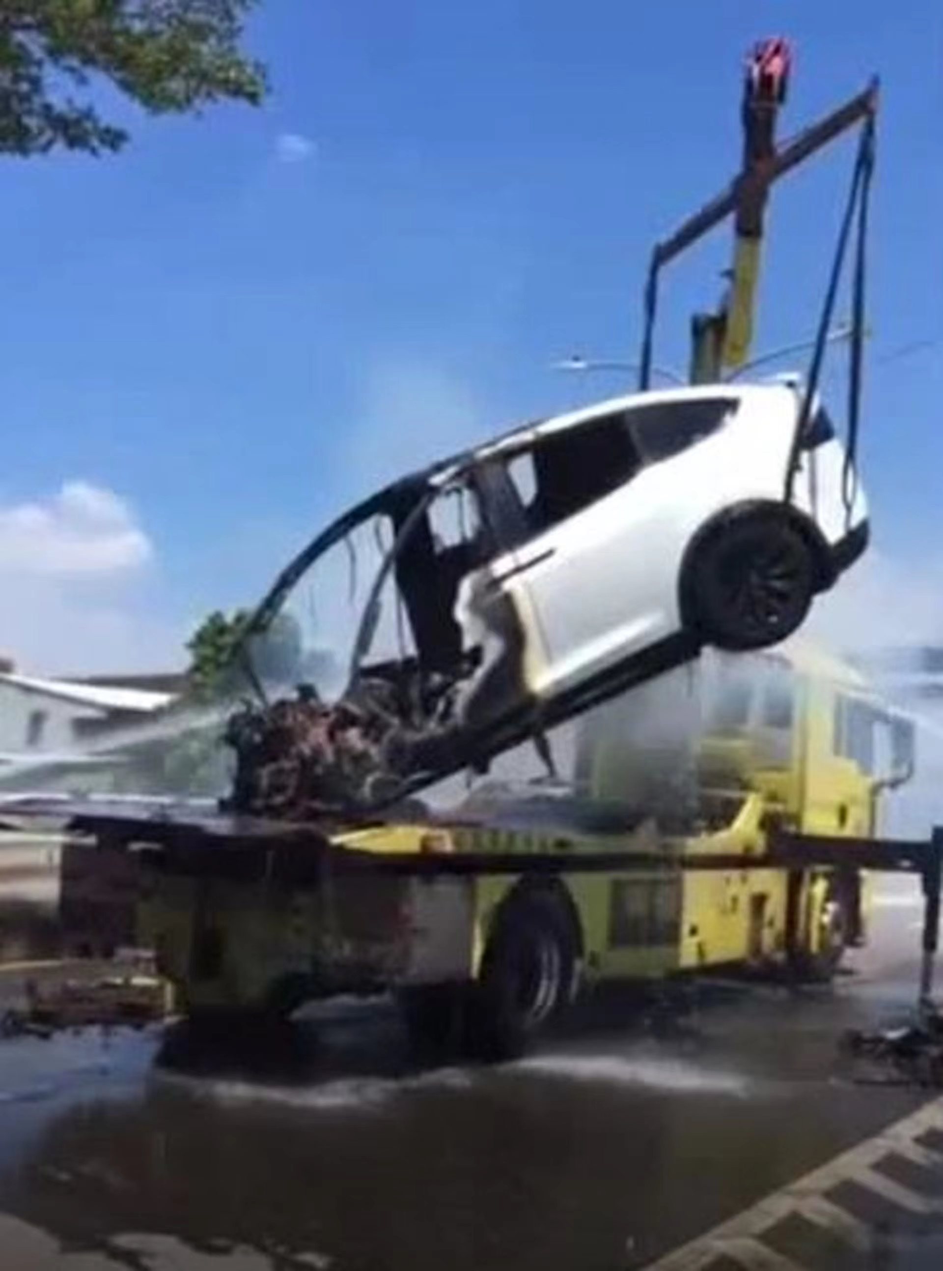 林志颖|林志颖遭车祸遇贵人,被陌生路人及时拉出,救护车碰巧经过现场