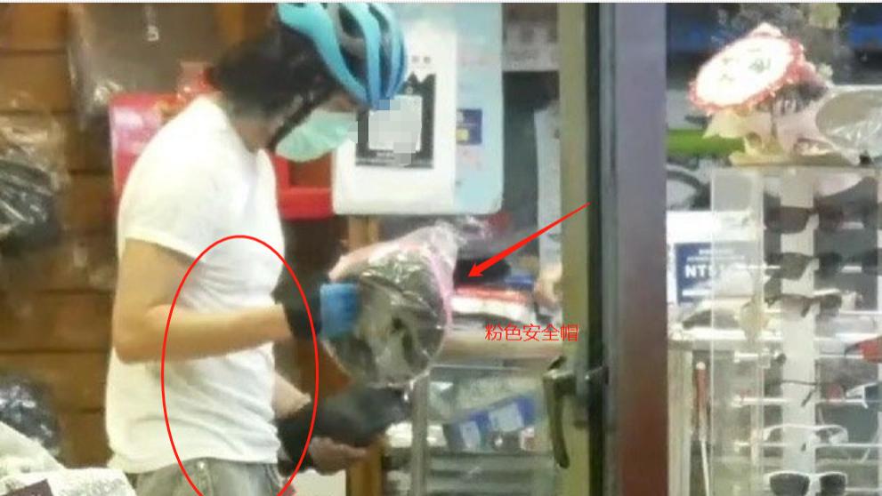 王力宏|王力宏近况曝光：深夜骑车为女儿买礼物，长发毛糙泯然众人