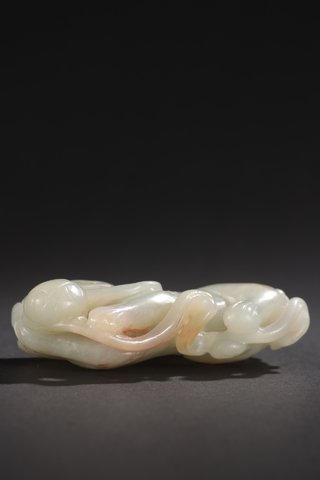 和田玉籽料|清-和田玉籽料瑞狮戏球雕件