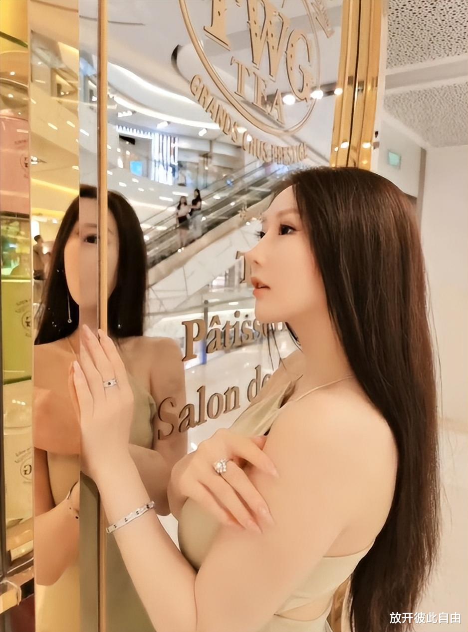 胡静|?18线女星疑插足郭碧婷婚姻，大量私照被扒身材性感，本人深夜回应