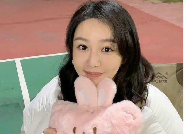 杨紫|别把杨紫看得太脆弱，拍戏受伤不是第一次，早就司空见惯了