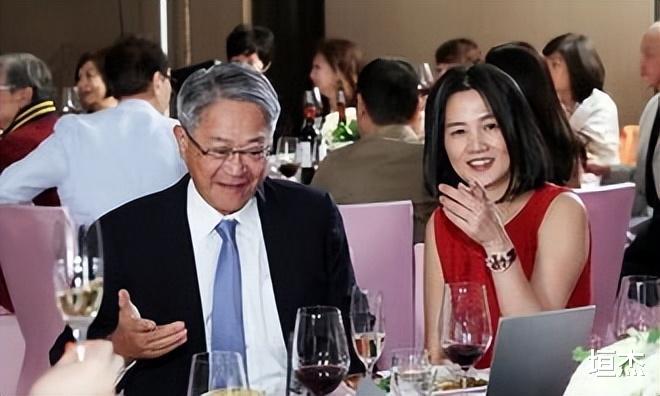 豪门|彭雪芬:拒绝成龙追求,当红时嫁入豪门遭冷眼,孤身救夫地位逆袭