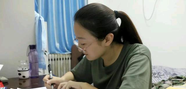 高校|高校招聘限制年龄过于严格引争议,超27岁就不招录,背后原因曝光