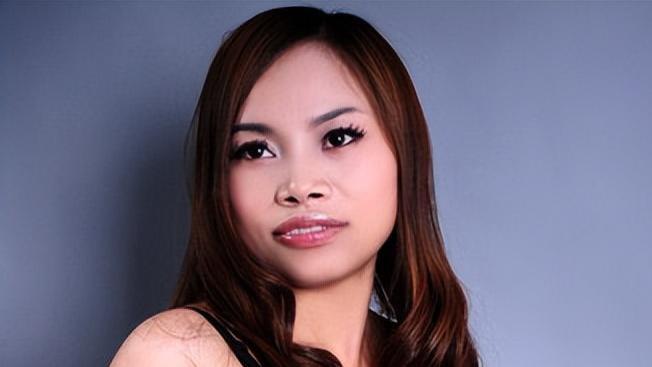 凤姐|宁死不回国的凤姐，在美国还是被打回了原形