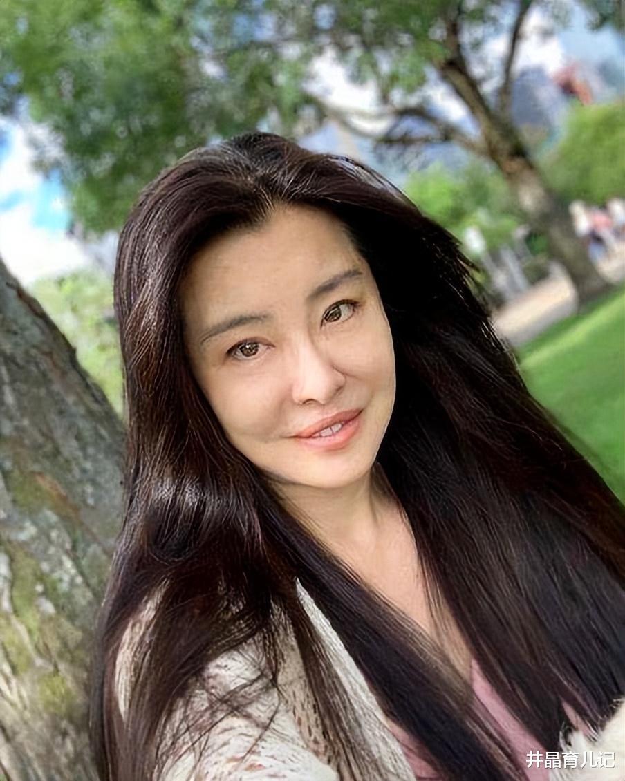 生图|20位中老年女星素颜照曝光，谁是真“美人”谁是“照骗”一目了然