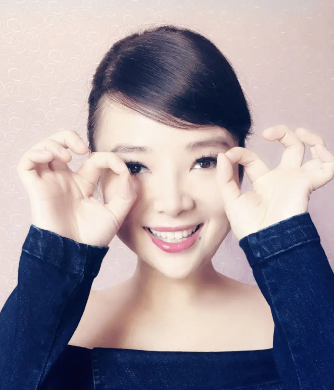 刘赛|盲人歌手刘赛：24岁爆红，倒贴两套房嫁河南小伙，婚后生活幸福