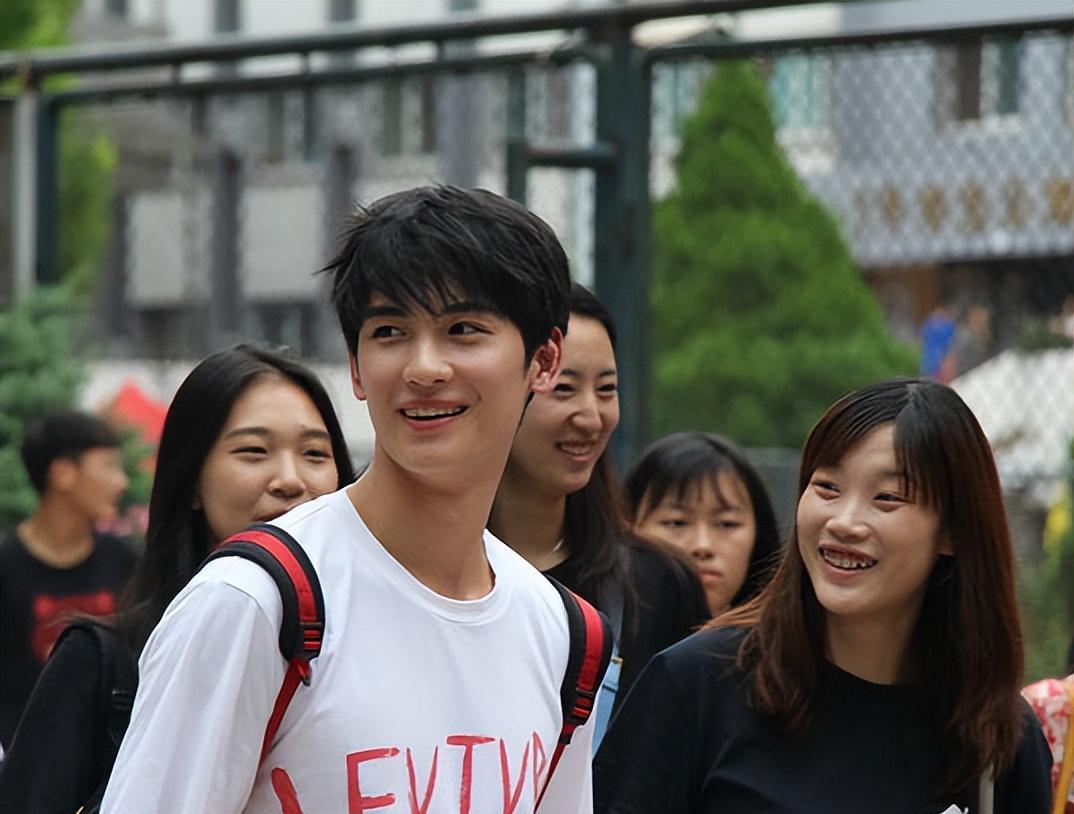 教师|2022理想型女婿职业榜单公布,IT、教师太不受欢迎,榜首热度高