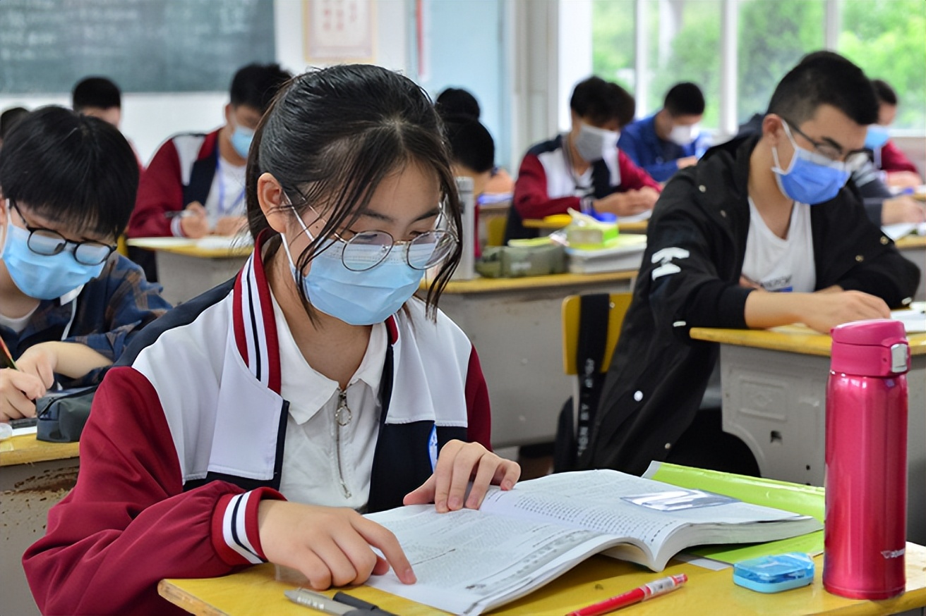 高校|不愁找工作的3个专业,毕业生各个单位抢着要,22届考生不妨试试