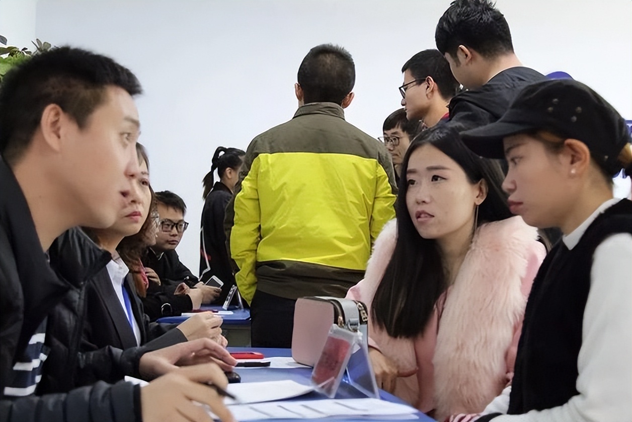 招聘|中国烟草招聘正式工，月薪9000以上，没有笔试面试通过就可以上岗