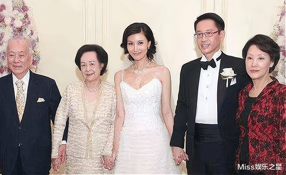 李嘉欣|李嘉欣被立8条家规,每个月仅200多万零花钱,如今母凭子贵成赢家