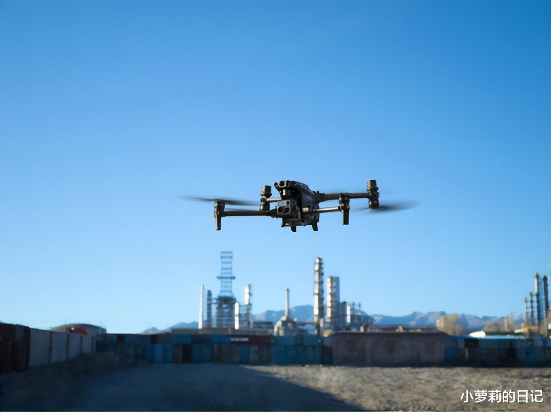 俄军|壕气！俄军武器库曝光，新到大疆无人机堆成山，白宫慌了：乌克兰危险了