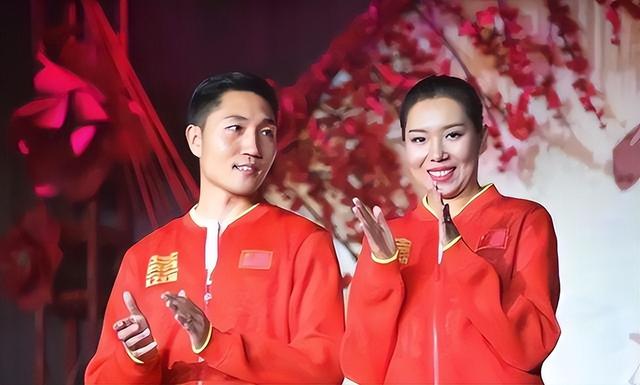 辽宁男篮|34岁李晓霞正式走马上任！新马尾造型显年轻，越来越有女人味