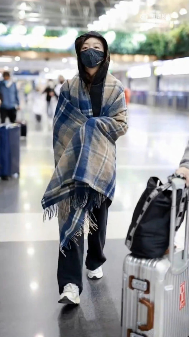 周冬雨|?周冬雨刘昊然私下好甜,越爱越高调