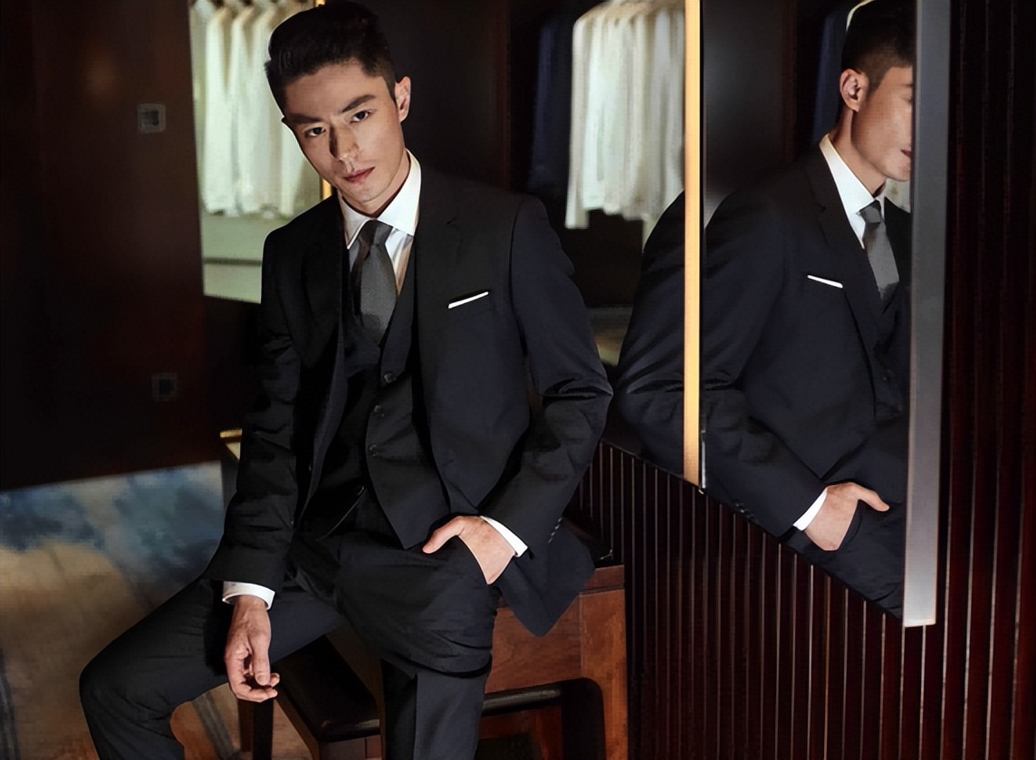 何炅|“气质不行”别穿长衫！这12位民国贵公子，完美诠释什么叫儒雅