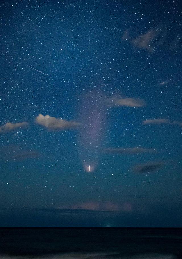 多次延误后,B1067终于升空,将54颗Starlink卫星送入轨道后返回