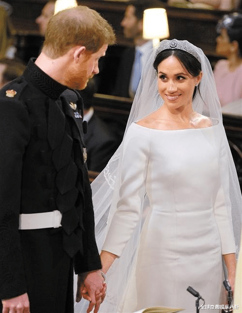 梅根·马克尔|凯蒂称凯特婚纱更好,触犯梅根底线,从今往后别想一起做这事!