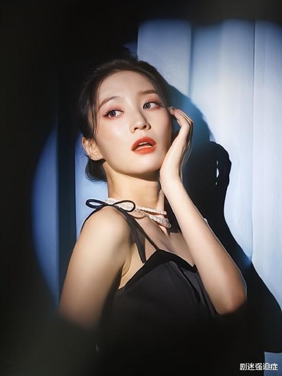 王浩信|OH MY GIRL，变身经典电影中的古典美女，音源Queen归来了！