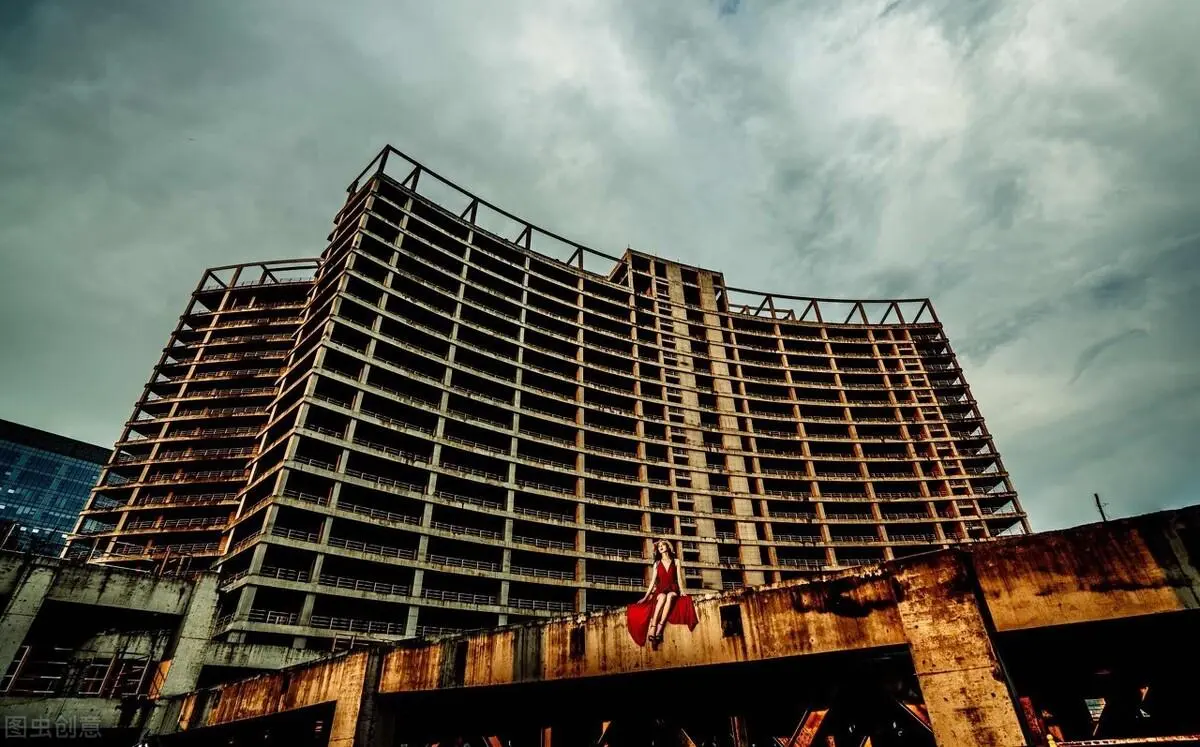 房价|没改名字的烂尾新房，原来真的不用还贷款！这回我彻底糊涂了！