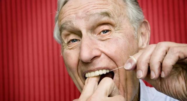 黄芪|忠告:导致“牙龈萎缩”的5个原因,现在改正,或许还来得及