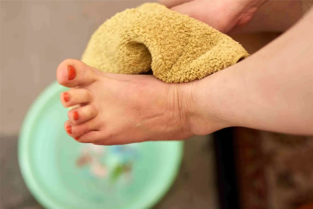 土家族|脚臭的朋友注意,养成这4个生活习惯,或能远离脚臭的困扰