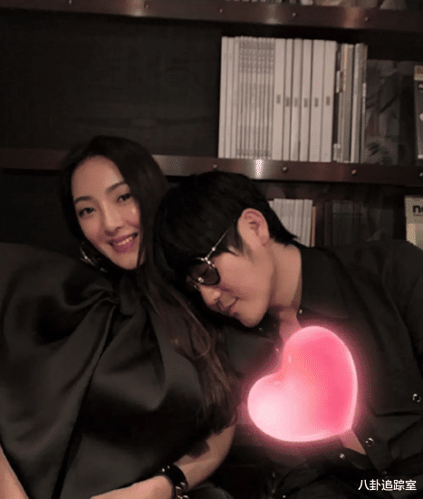 曹格|吴速玲与曹格离婚后现状：工作满档已排到明年，旅游散心都没时间